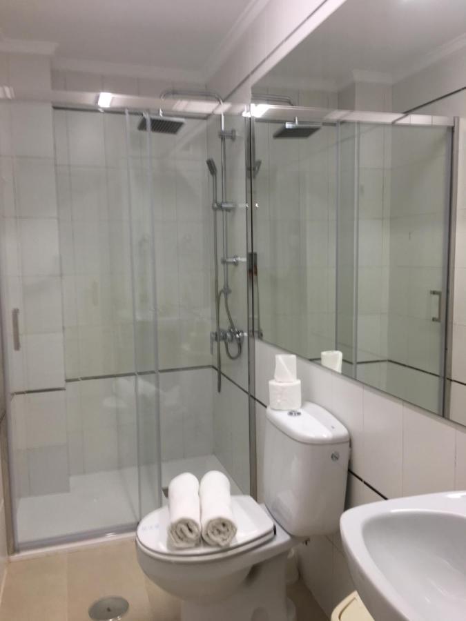 אלאריס Hostal Restaurante Alarico מראה חיצוני תמונה