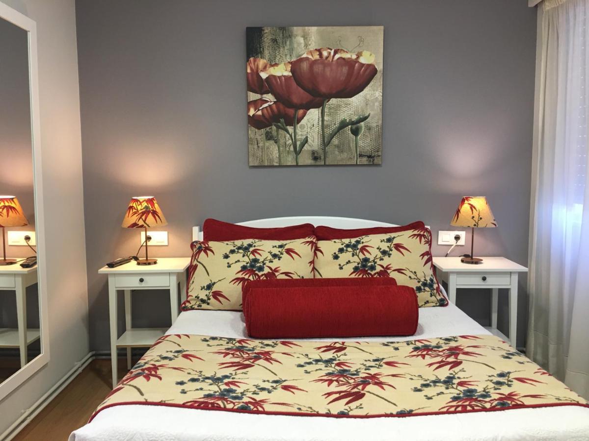 אלאריס Hostal Restaurante Alarico מראה חיצוני תמונה