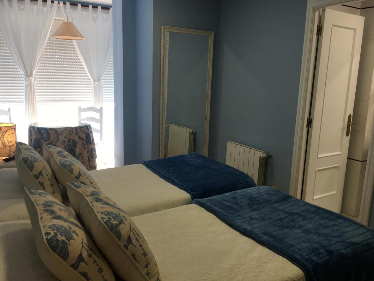 אלאריס Hostal Restaurante Alarico מראה חיצוני תמונה