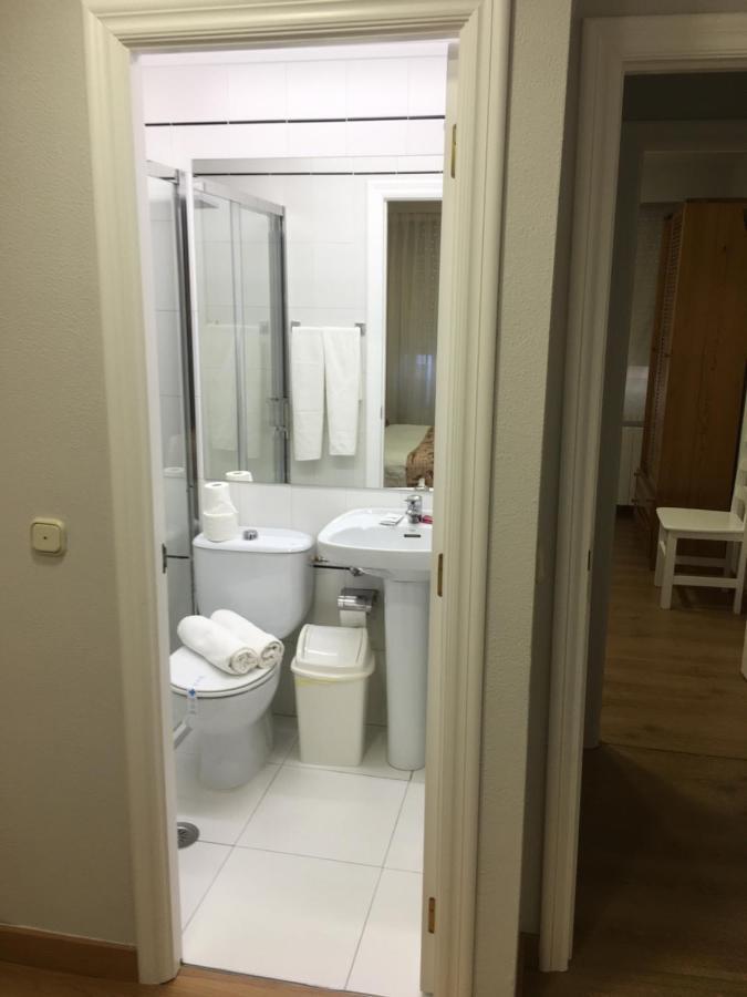 אלאריס Hostal Restaurante Alarico מראה חיצוני תמונה
