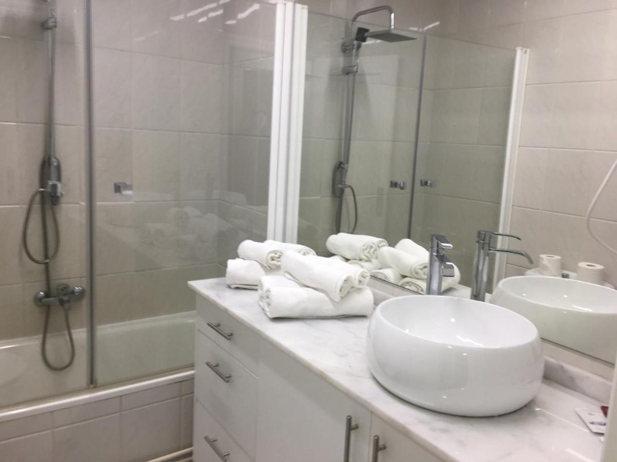 אלאריס Hostal Restaurante Alarico מראה חיצוני תמונה