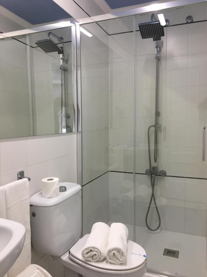 אלאריס Hostal Restaurante Alarico מראה חיצוני תמונה